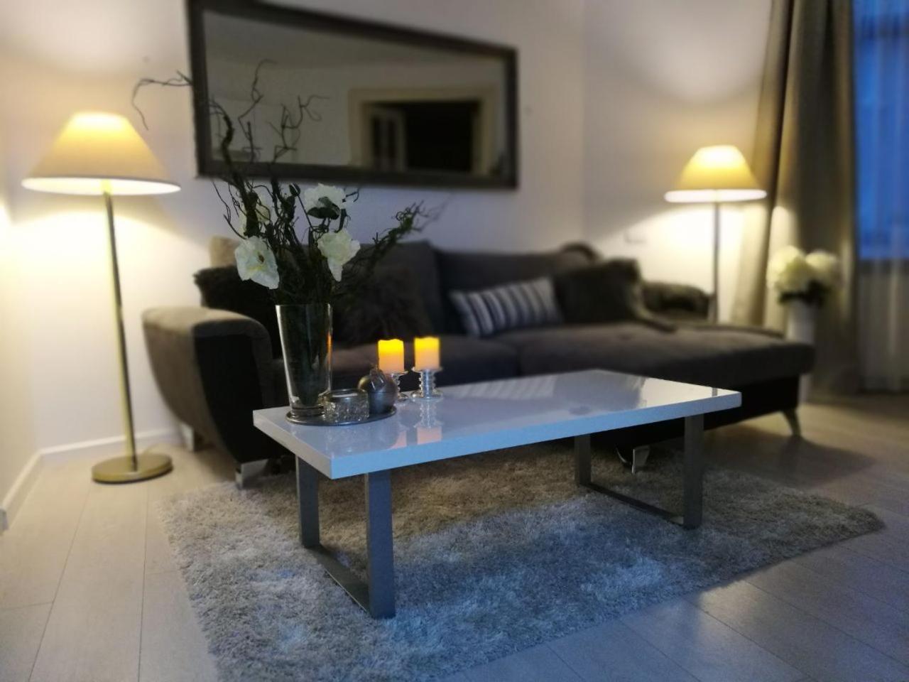 Metropole Apartments Invilla Old City Bukarest Kültér fotó