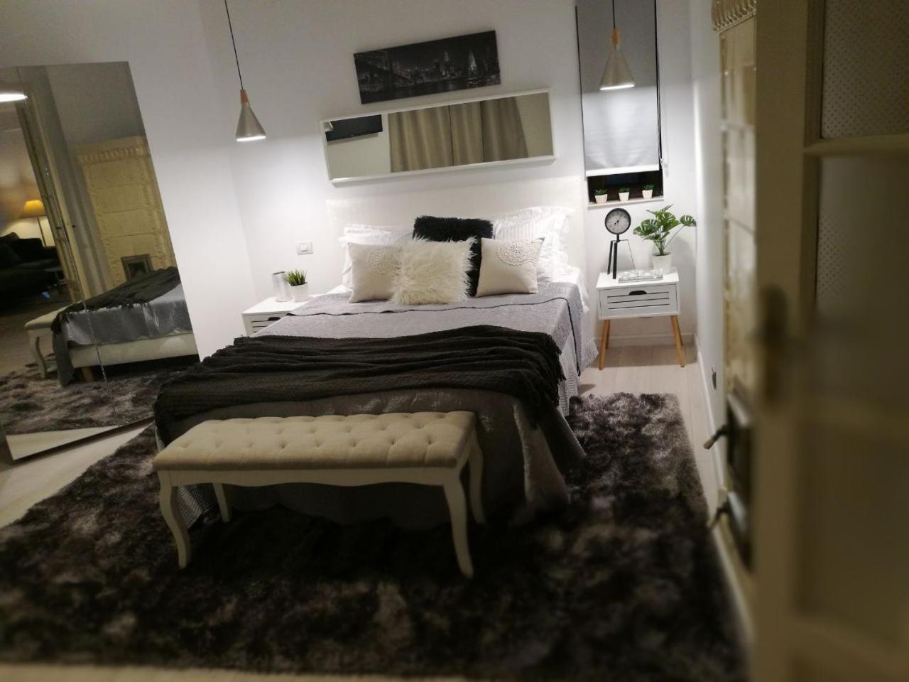 Metropole Apartments Invilla Old City Bukarest Kültér fotó