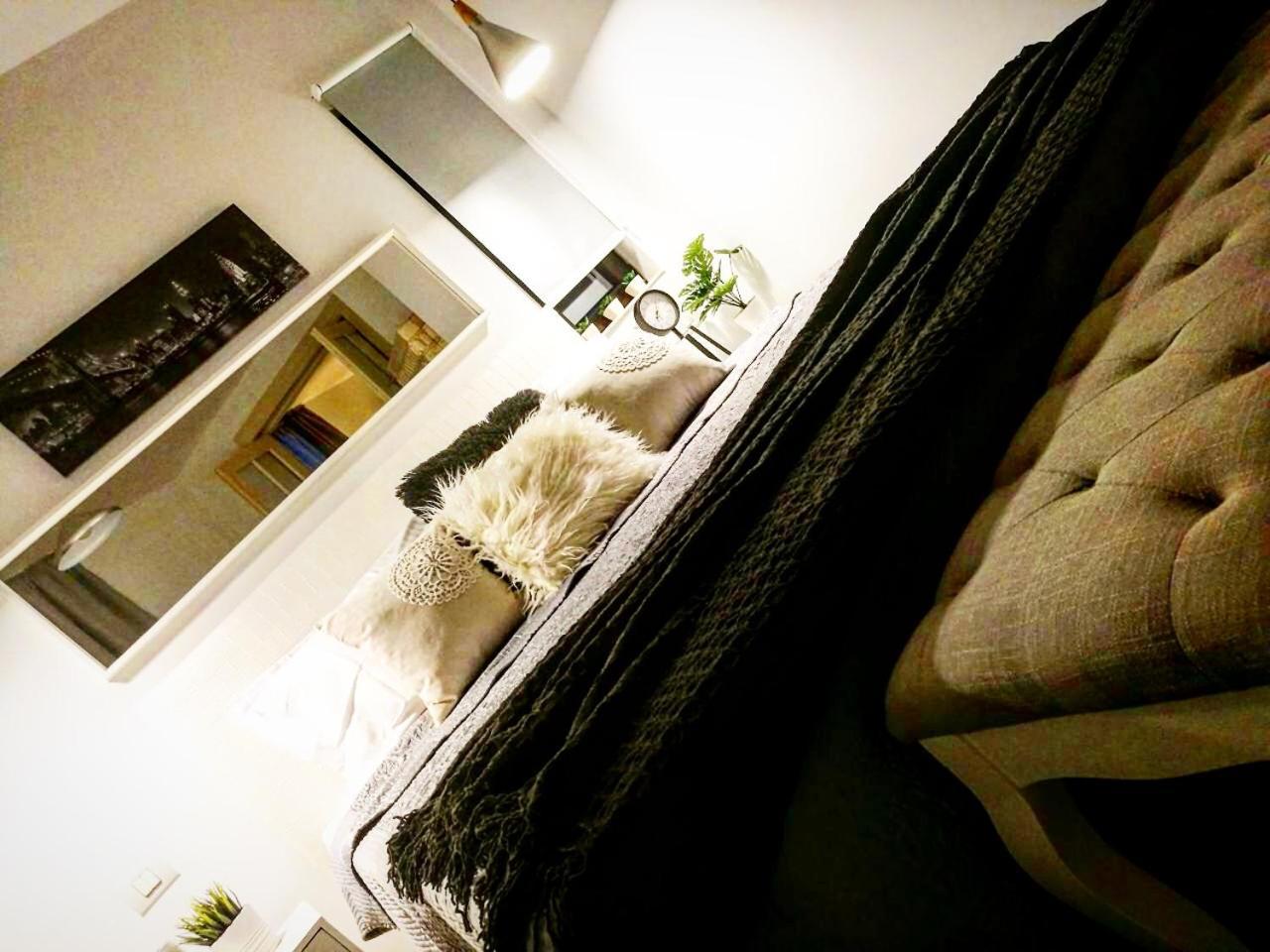 Metropole Apartments Invilla Old City Bukarest Kültér fotó